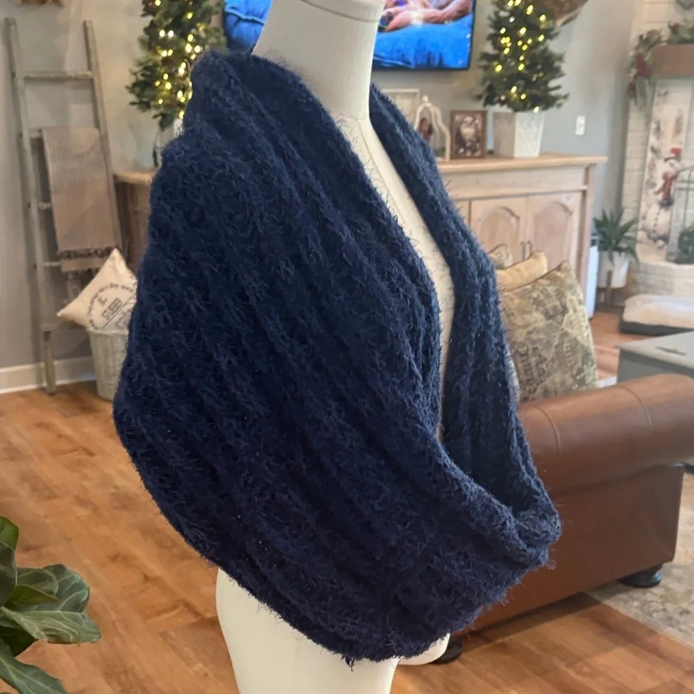 NEW I.N.C. Women's ONE SIZE Infinity Fluffy Dark Blue Cozy Winter Neck Scarf
